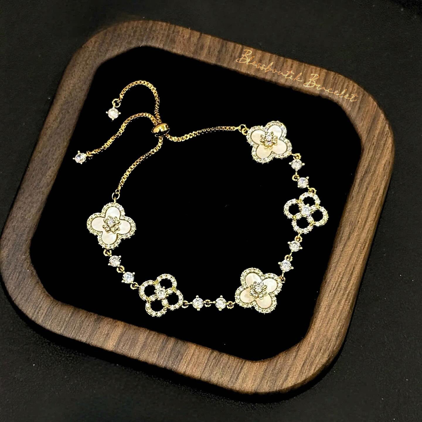 Sakura Cleef Bracelet