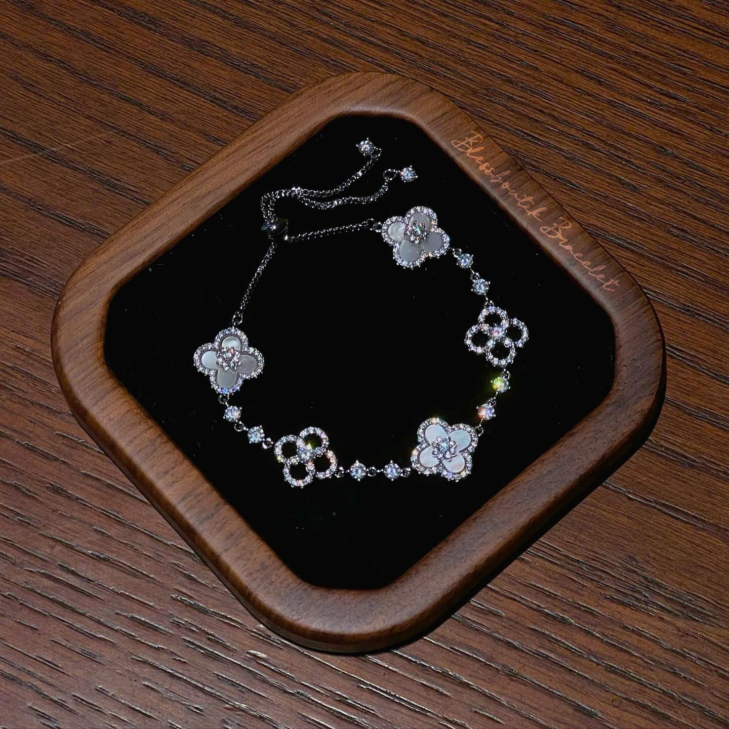 Sakura Cleef Bracelet